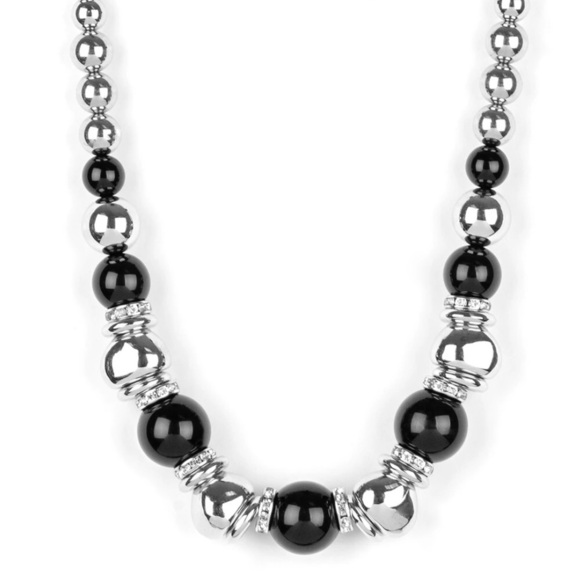 Hollywood HAUTE Spot - Black Necklace - Picture 2 of 3